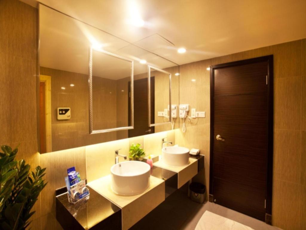 New World Hotel Guangzhou Eksteriør billede